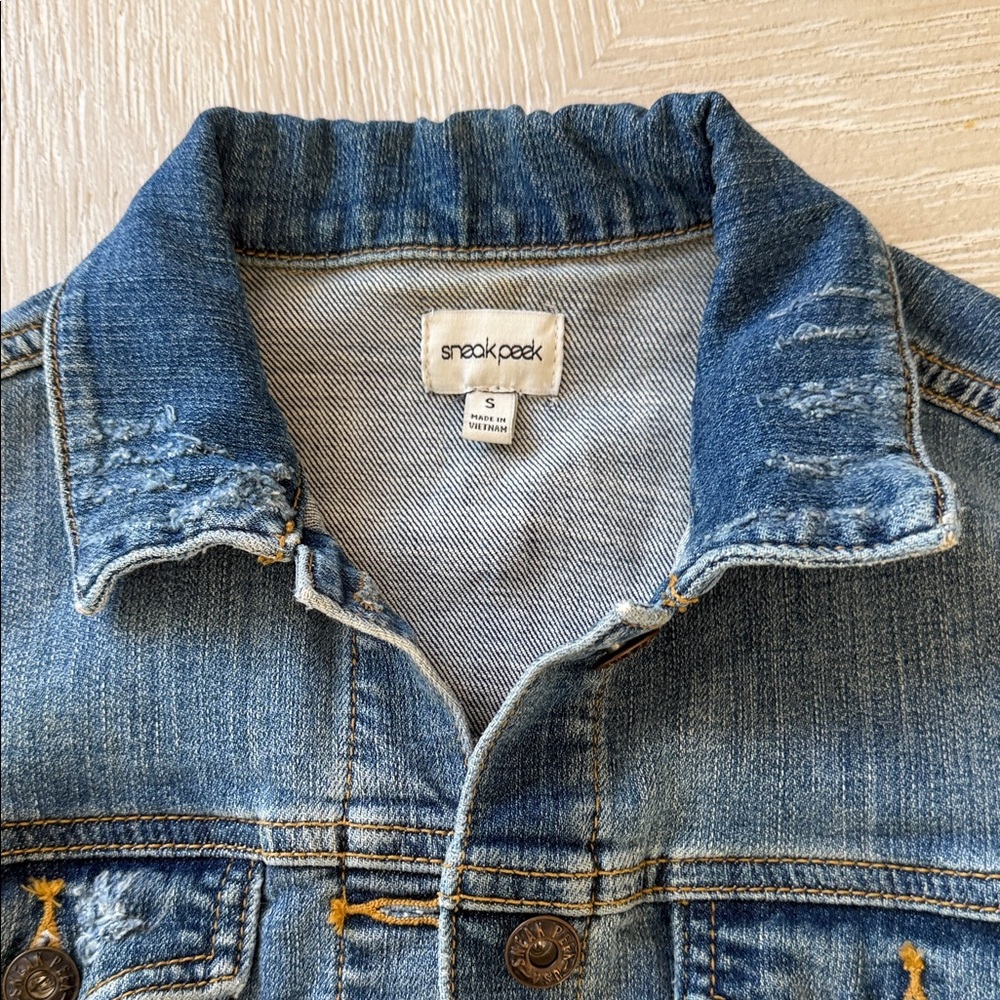Women’s Small Distressed Blue Denim Jean Jacket Classic Trucker Style - Picture 10 of 16
